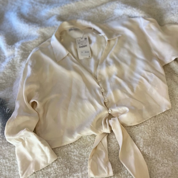 Silk tie front blouse - Picture 1 of 3